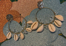 Afbeelding in Gallery-weergave laden, Oorbel Sunny schelpjes en kralen goud