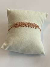 Afbeelding in Gallery-weergave laden, Armband V strass Rosé art xd2006