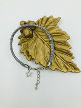 Afbeelding in Gallery-weergave laden, Trendy armbandje reptiel (grijs)